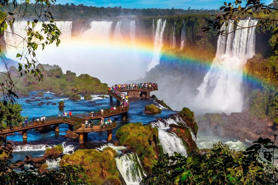 Puerto Iguazú: Brazilian Falls Half-Day Panoramic Tour - Leaving Puerto Iguazú and crossing into Brazil