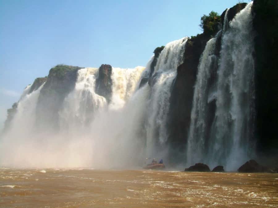 Puerto Iguazú: Iguazú Falls Adventure with 4WD & Boat Ride - Key points to know before booking