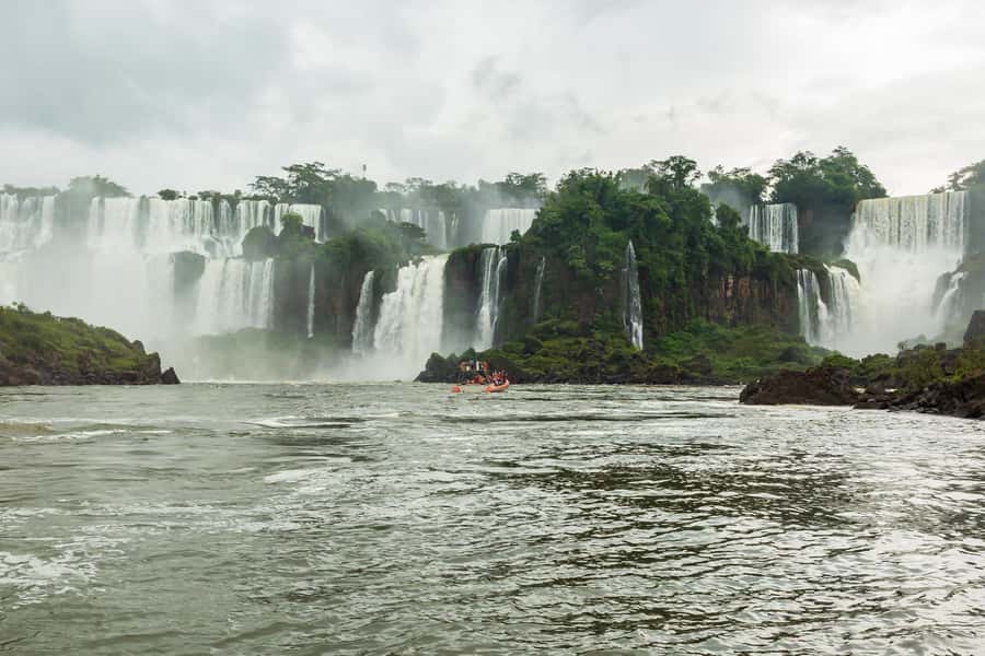 Puerto Iguazu: Iguazu Falls Boat Tour and Gran Aventura - What the $250 price really buys