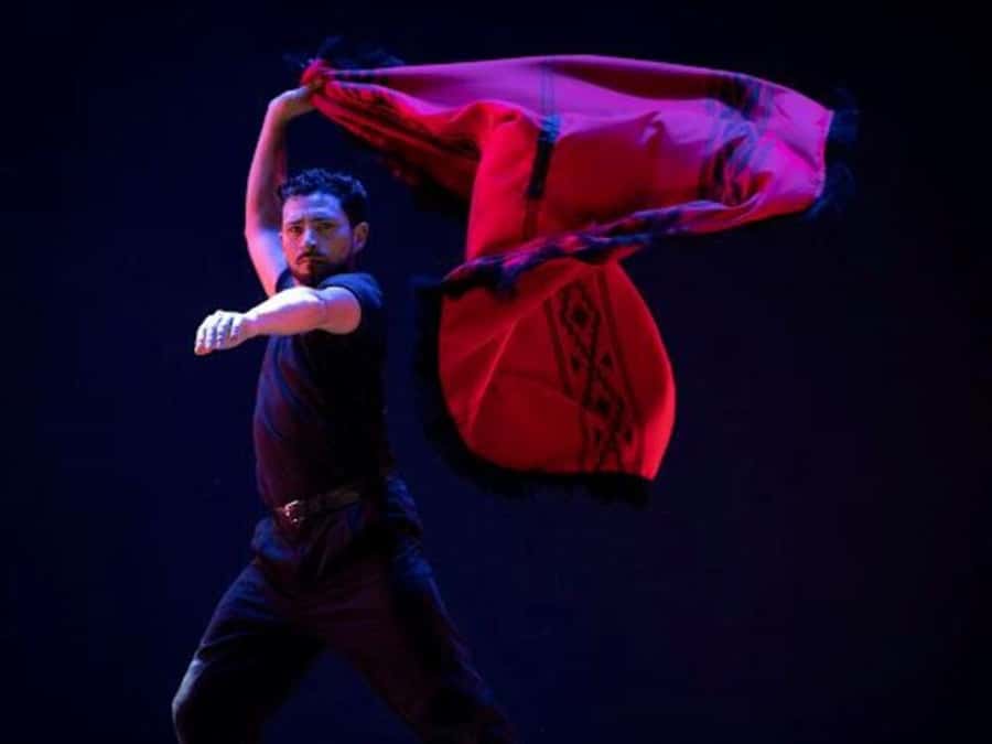 Puerto Iguazú: Madero Tango Show with Optional Dinner - The show: tango, folklore, and stage drama