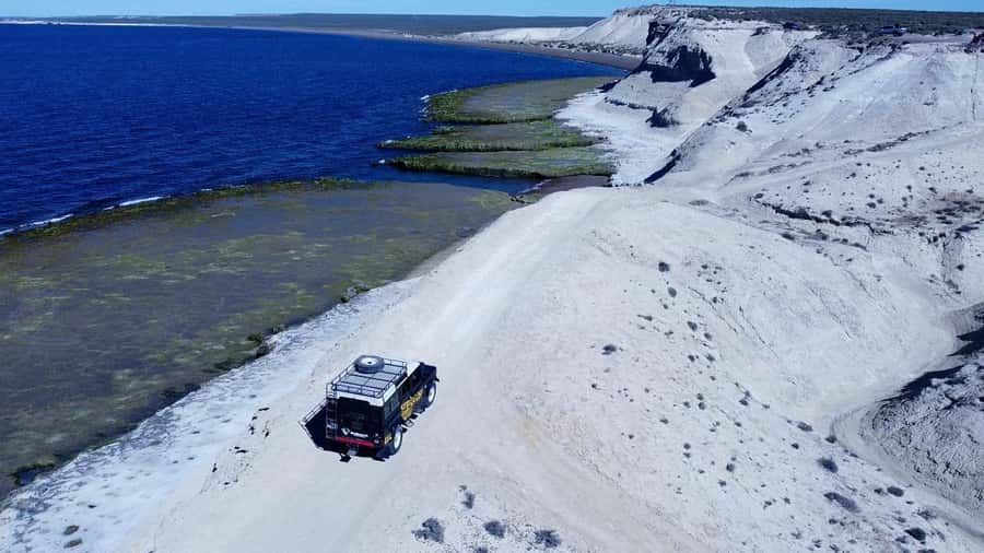 PUERTO MADRYN: 4 X 4 ADVENTURE EXPERIENCE ON THE MOST BEAUTIFUL BEACHES! - The Folias shipwreck and Paraná Beach beacon