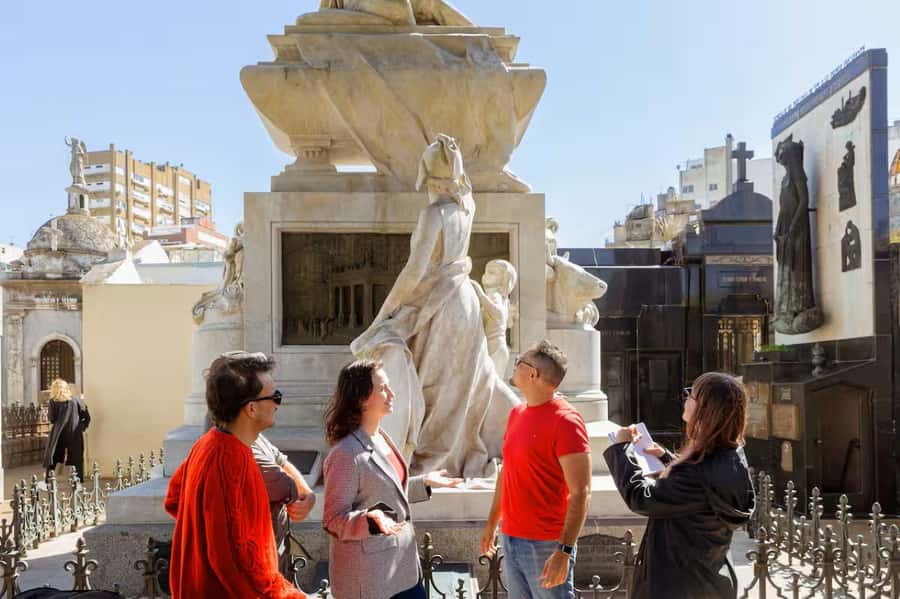 Recoleta & Cemetery for curious people - Edificio Kavanagh and Torre Monumental