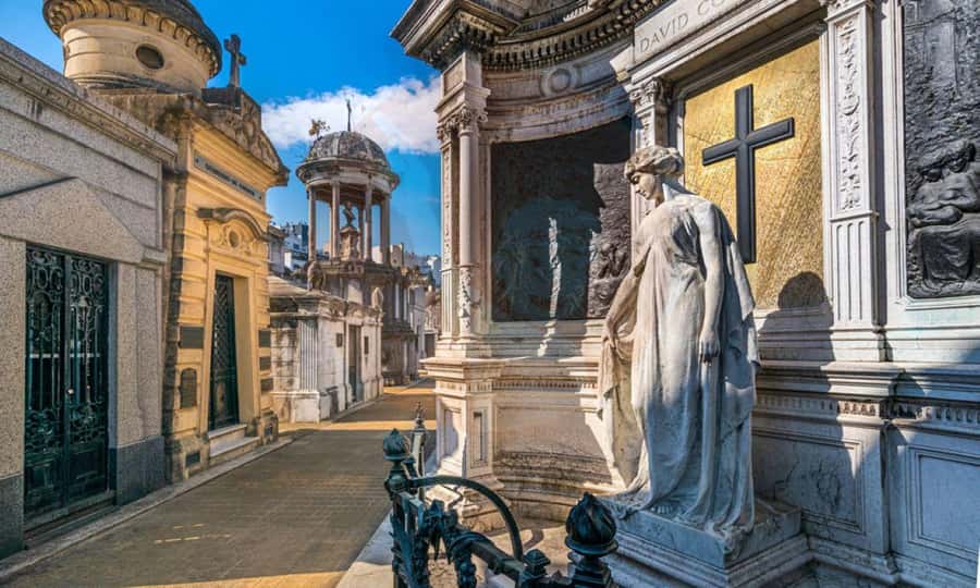 Recoleta & Cemetery for curious people - Palacio San Martín and the diplomatic quarter