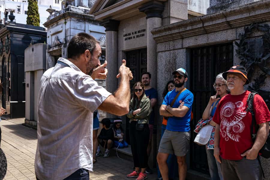 Recoleta Cemetery - Small Group Tour of History & Secrets - Key points to know before you go