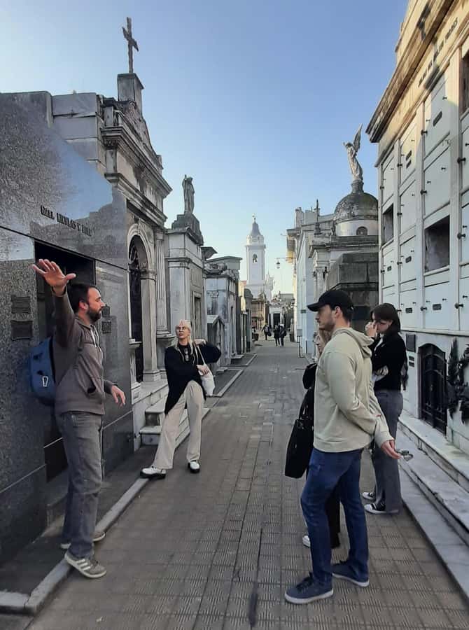 Recoleta Cemetery - Small Group Tour of History & Secrets - Inside the cemetery: a compact city of mausoleums