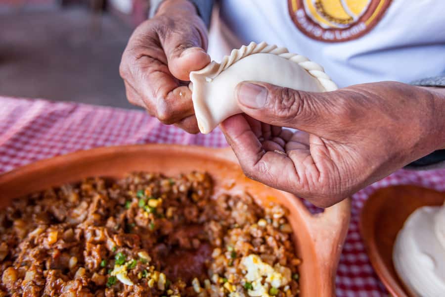 Salta en un Bocado - Cultural Tour & Empanada Tasting - Plaza 9 de Julio and Salta’s central landmarks