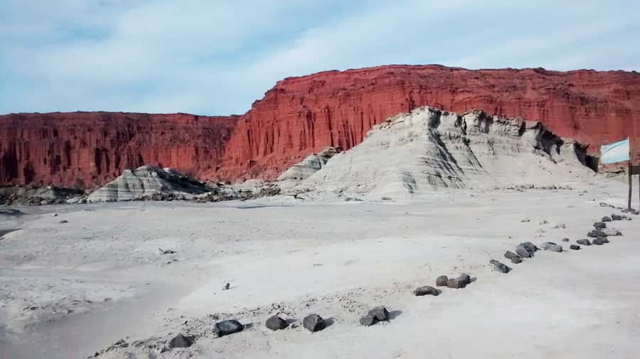 San Juan: Ischigualasto National Park - Moon Valley - Strange rock forms shaped by sun, water, and wind