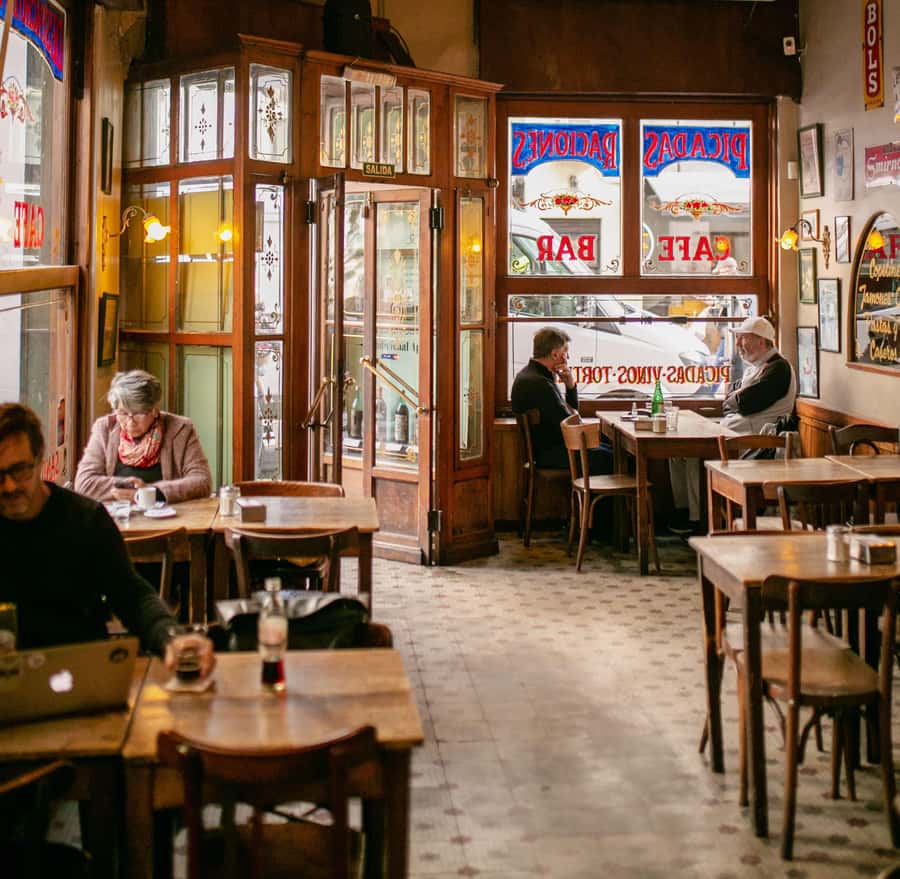 San Telmo: Historical Guided Tour with Street Food & Drinks - Inside the San Telmo Market