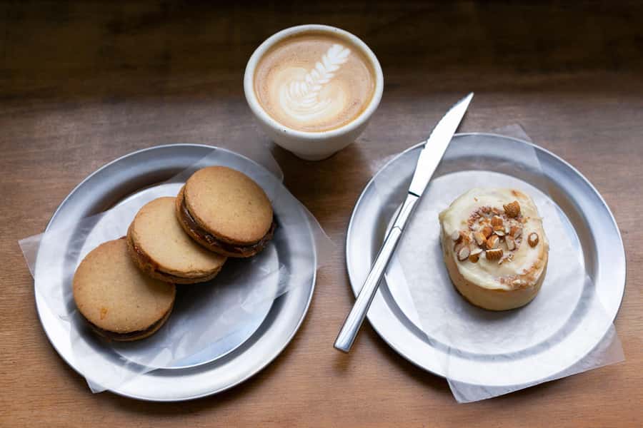 San Telmo: Historical Guided Tour with Street Food & Drinks - Regional specialties and the final sweet stop