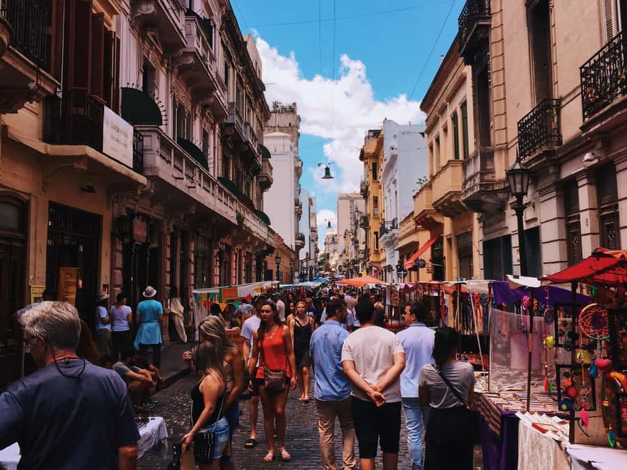 San Telmo: Historical Guided Tour with Street Food & Drinks - Meeting at El Federal Bar