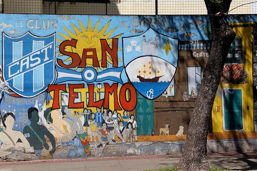 Small-Group Walking Tour San Telmo Neighborhood - Casa Mínima and the smaller details