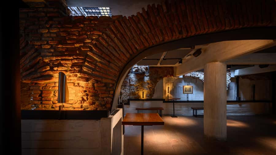 Small-Group Walking Tour San Telmo Neighborhood - Museo Moderno and a change of pace