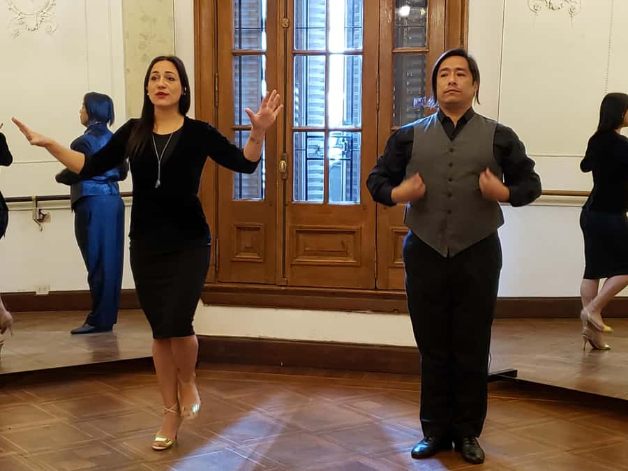Tango Lesson in Buenos Aires with professional dancers - Entering the old Buenos Aires tango school