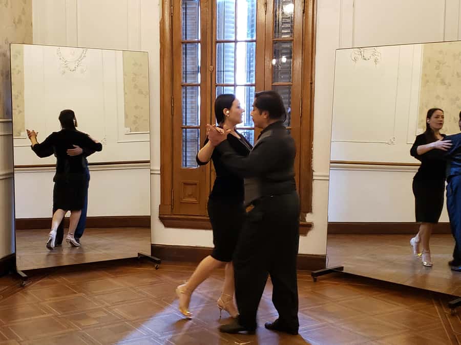 Tango Lesson in Buenos Aires with professional dancers - The first steps: embrace, walk, and rhythm