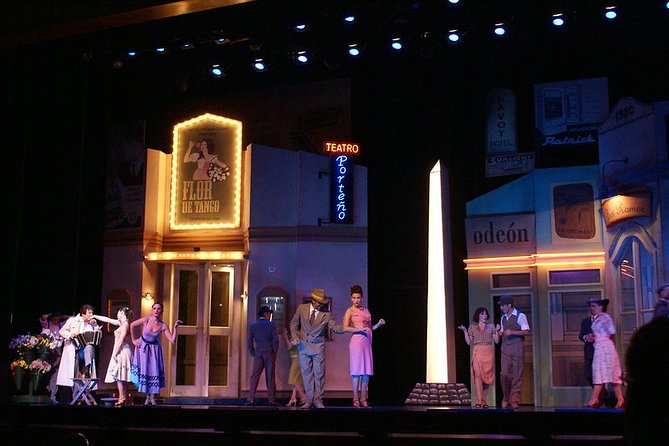 Tango Porteño Show with Optional Dinner in Buenos Aires - The show: tango on a large Buenos Aires stage