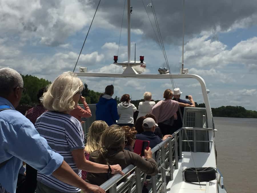 Tigre Delta: Half-Day Tour and Boat Trip - Leaving Buenos Aires along the Rio de la Plata