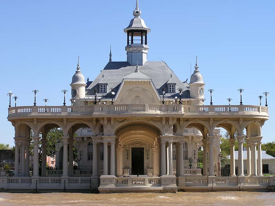 Tigre Delta: Half-Day Tour and Boat Trip - Entering the Tigre Delta by catamaran