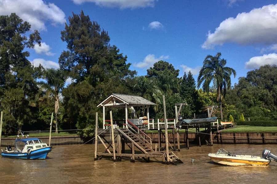 Tigre: River Delta Panoramic Boat Tour - Narrower channels on Carapachay and Angostura