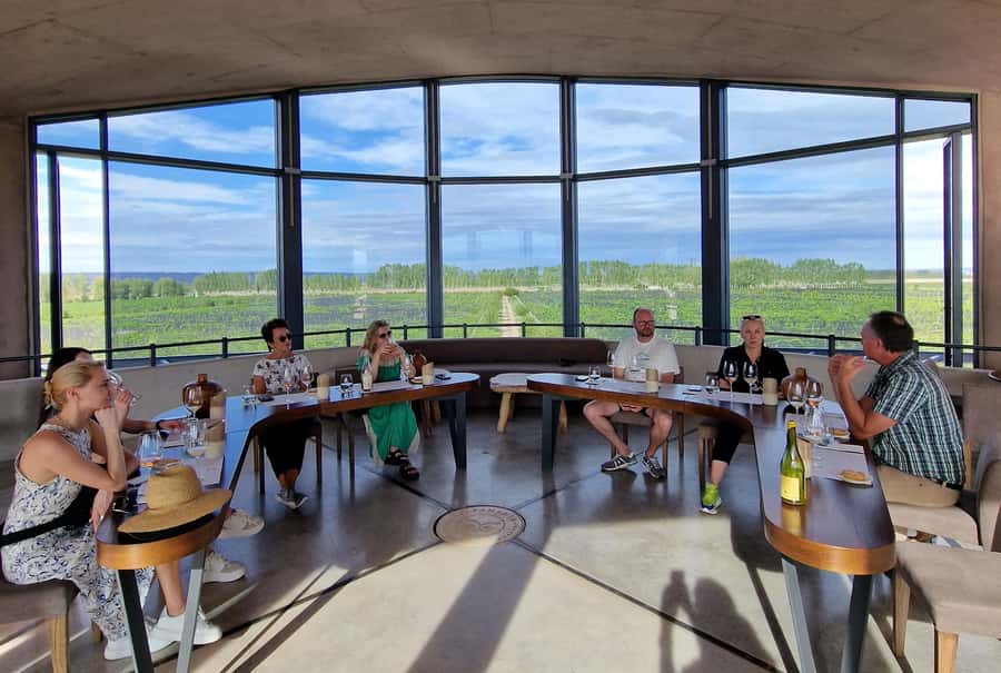 Uco Valley, Mendoza: One-Day Private Wine Tour Experience - A sparkling-wine photo stop in the Andes