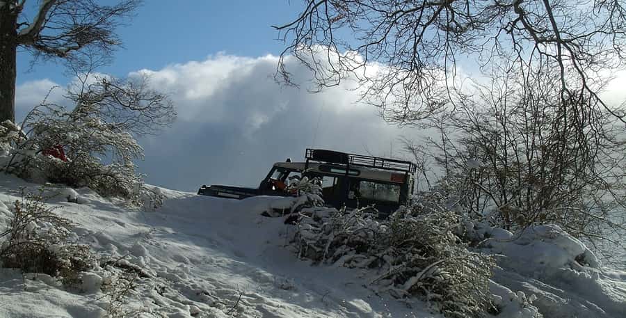 Ushuaia 4WD Off-Road Adventure: Hidden Lakes & Argentine BBQ - Lake Fagnano and an asado by the water