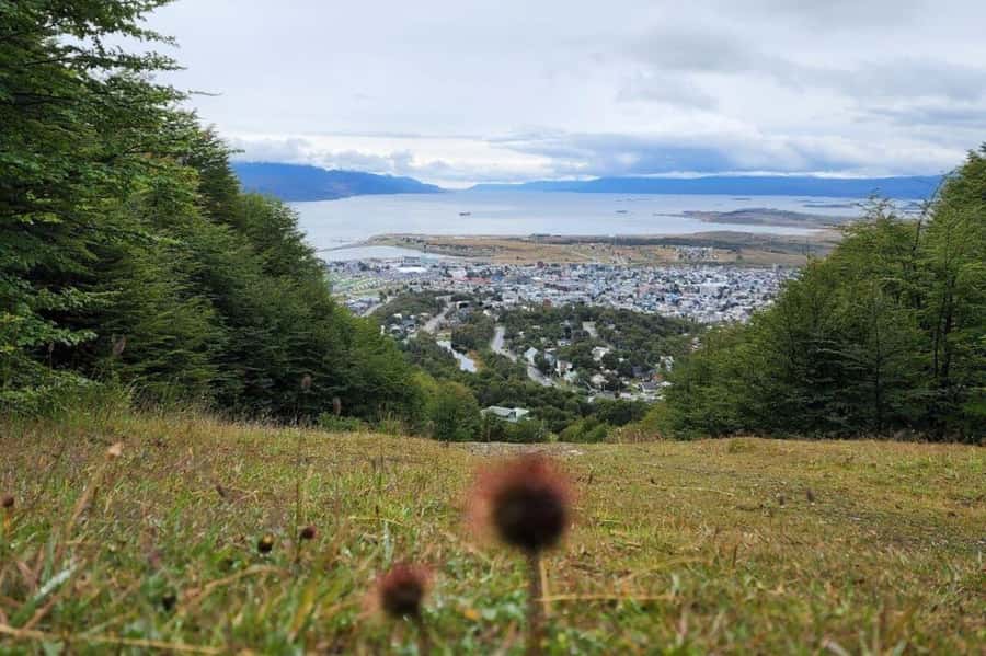 USHUAIA: LANDSCAPES AND DELIGHTS - CITY TOUR - Three viewpoints, three ways to see the city