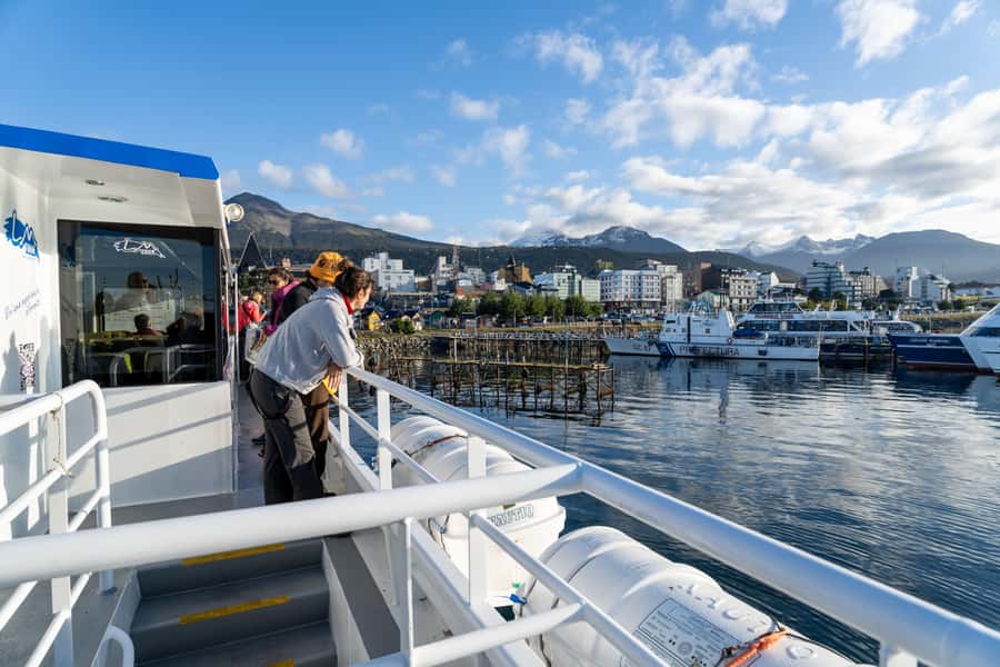 USHUAIA | Navigation: Sea Lions, Birds and Lighthouse - Who will enjoy this Ushuaia cruise