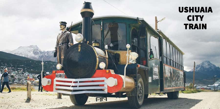 Ushuaia: Panoramic City Train Tour - The guide makes the short route work