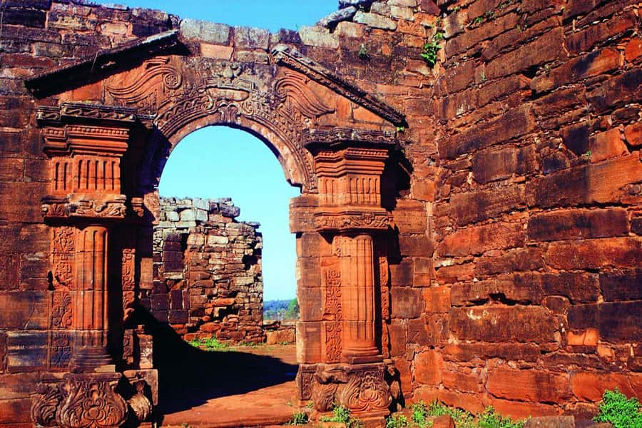 Visit to the Jesuit Ruins of San Ignacio and the Wanda Mines - The English guide question
