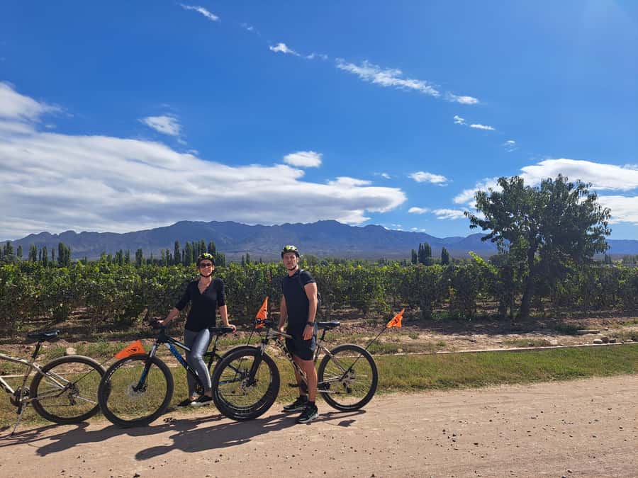 Wine and Chocolate Bike Tour: ride, taste, lunch, vineyards. - Keltiké Chocolates, a smart first stop